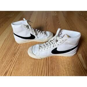 Nike Women's Blazer Mid '77 Vintage Sneakers White Black Swoosh Mid Top 8.5